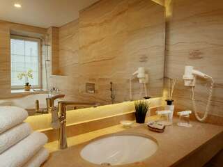 Гостиница Премьер Отель Смоленск Улучшенный Комфорт (Double/Twin)-5