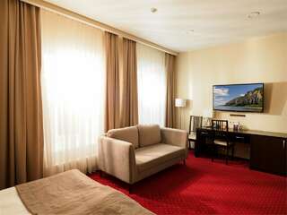 Гостиница Премьер Отель Смоленск Семейный Делюкс номер (QD)-2