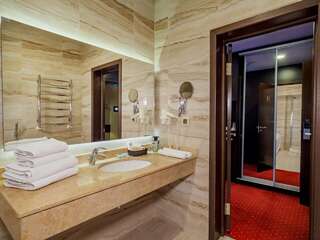 Гостиница Премьер Отель Смоленск Семейный Делюкс номер (QD)-6